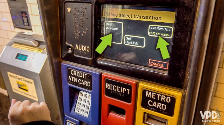Como comprar metrocard - etapa 3 - Flecha indicando onde clicar para carregar um cartão ou para fazer um novo 