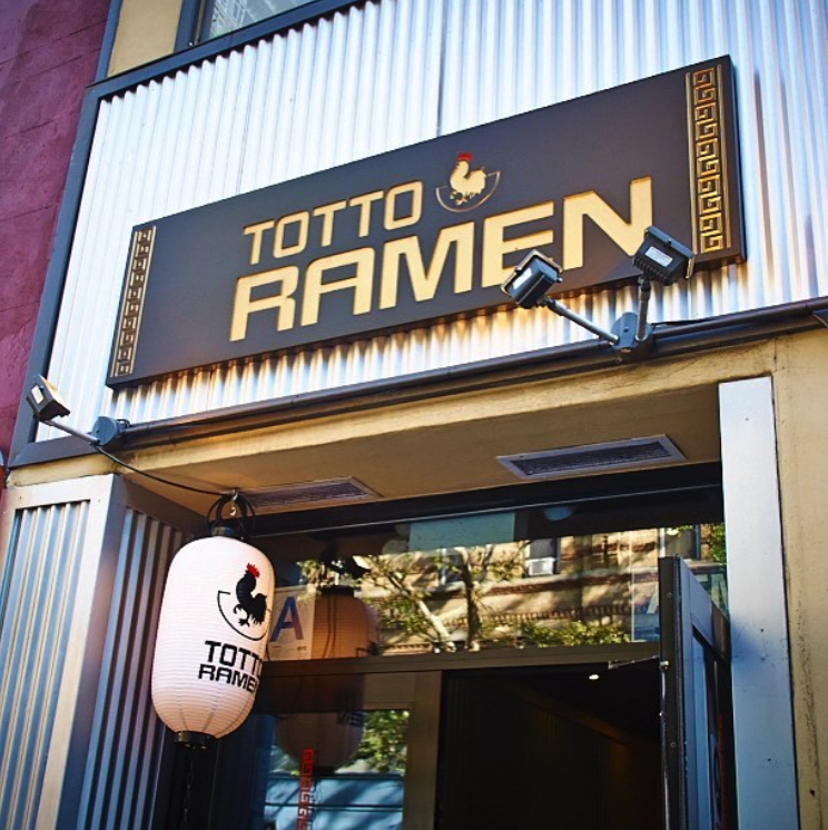 Foto da fachada de uma das unidades do Totto Ramen.