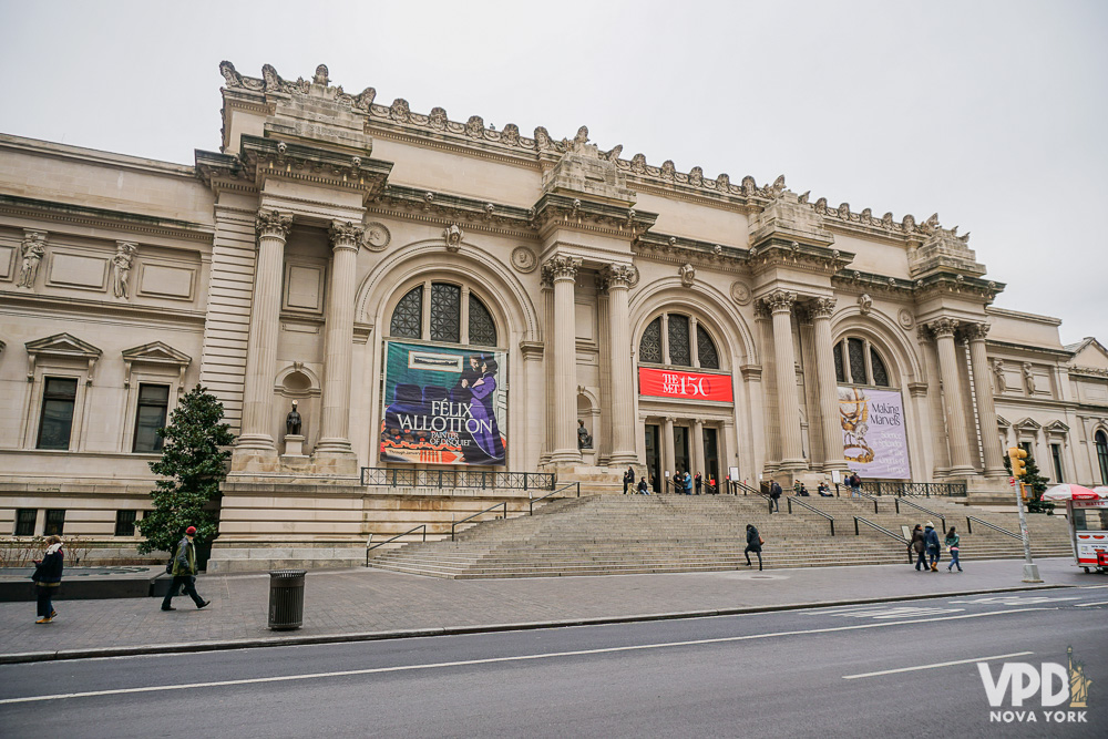 Foto da fachada do MET (Metropolitan Museum), que fica na parte Leste do Central Park, em Nova York