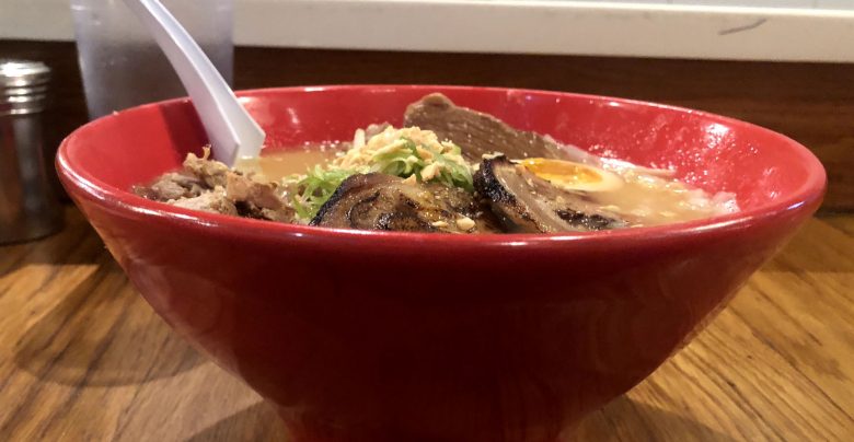 Foto da tigela de ramen do Totto Ramen, em Nova York